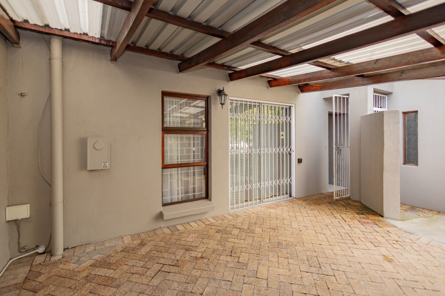 3 Bedroom Property for Sale in Oakdale Western Cape